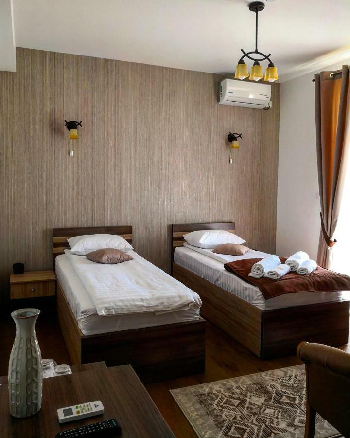 Pensiunea Casa Hortopan Târgu Jiu Esterno foto